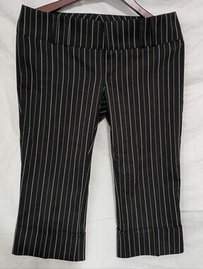Spring Street Black and White Pinstripe Capri Pants Size 9 Y2k